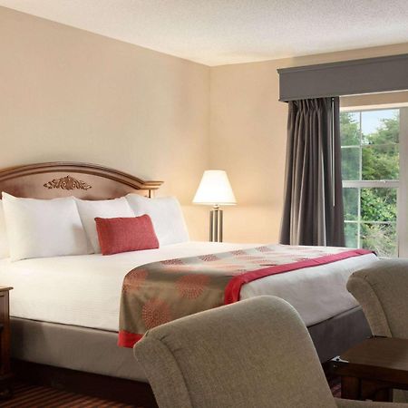 Ramada By Wyndham Pigeon Forge North Hotel Kültér fotó