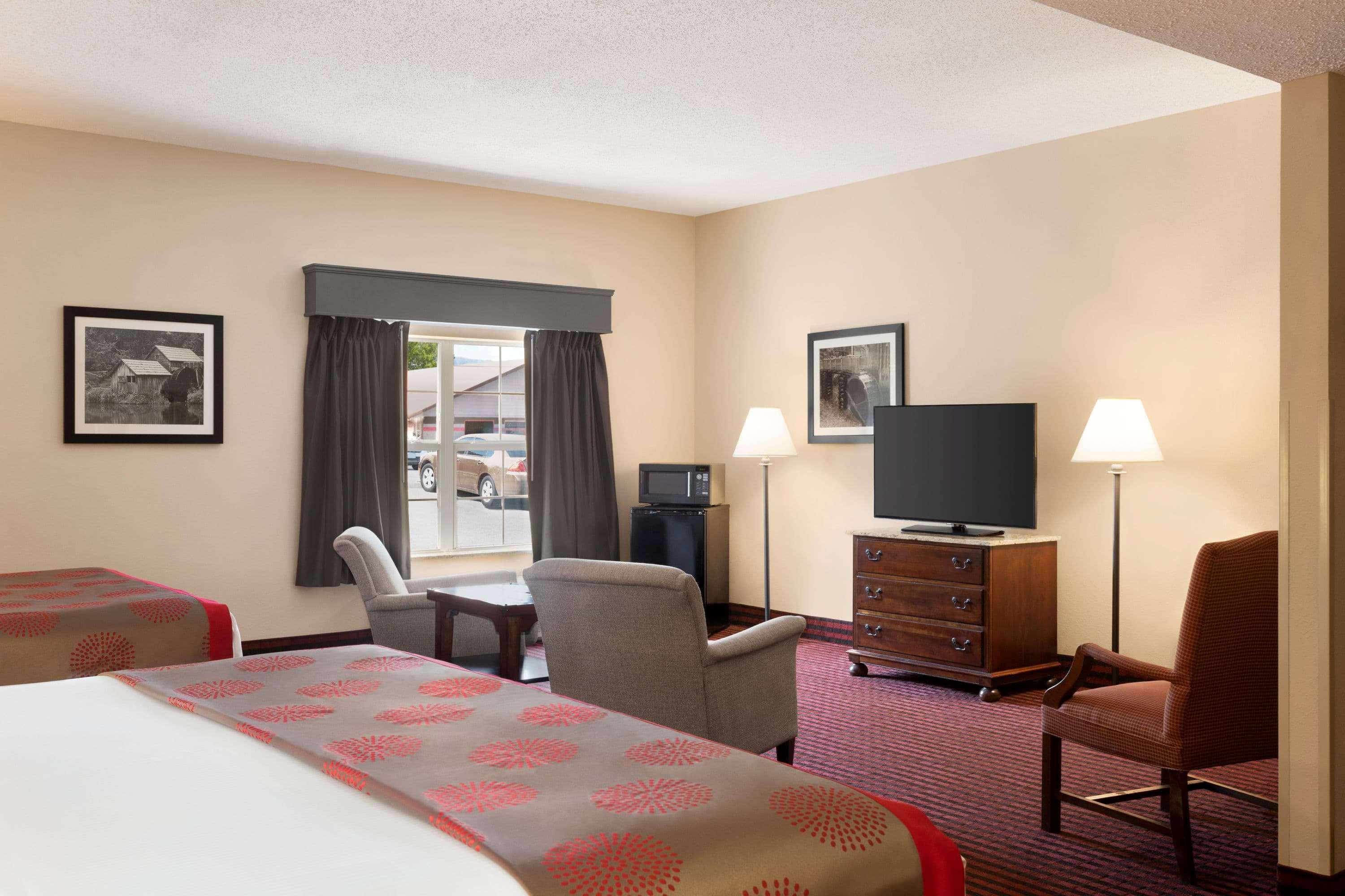 Ramada By Wyndham Pigeon Forge North Hotel Kültér fotó