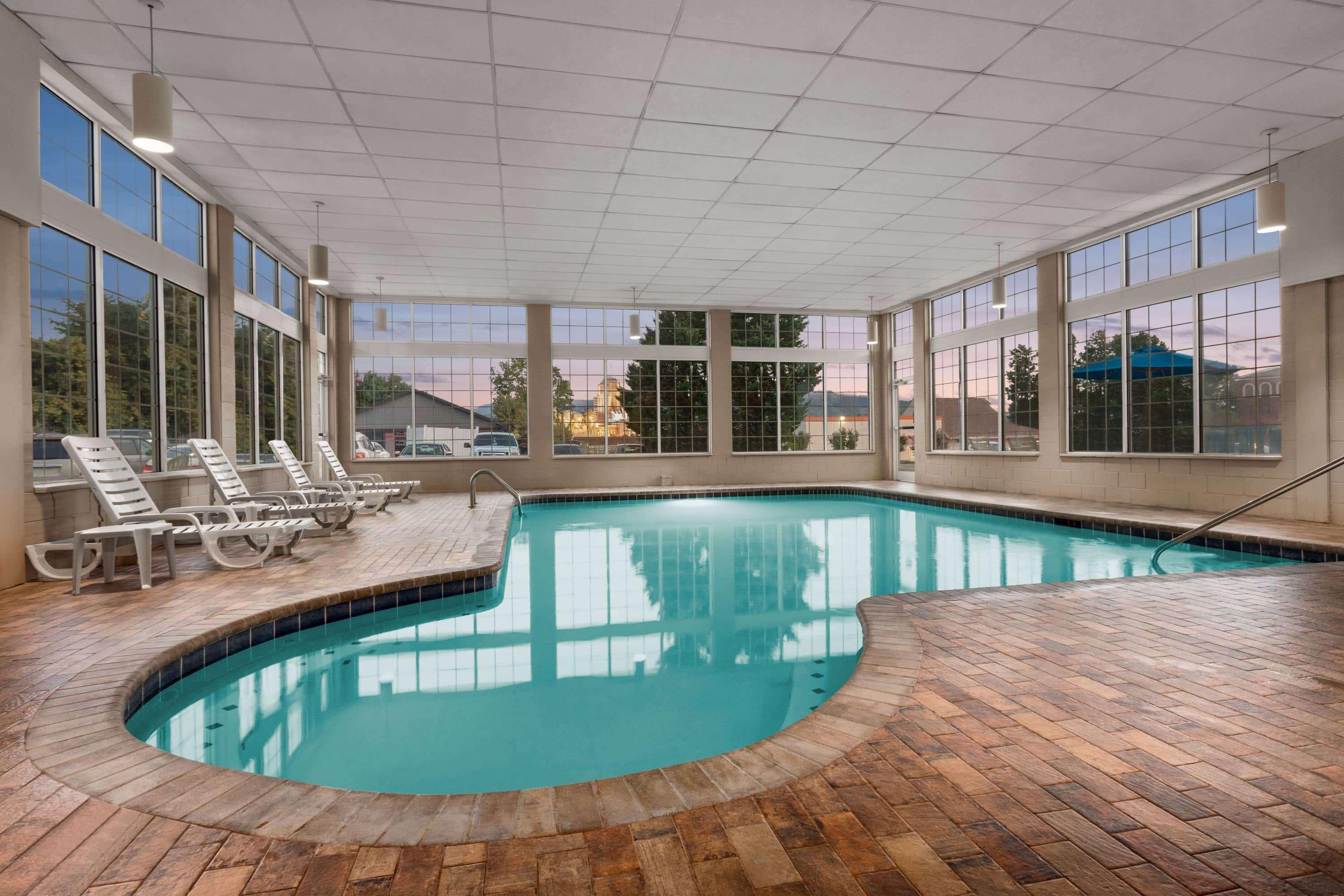 Ramada By Wyndham Pigeon Forge North Hotel Kültér fotó