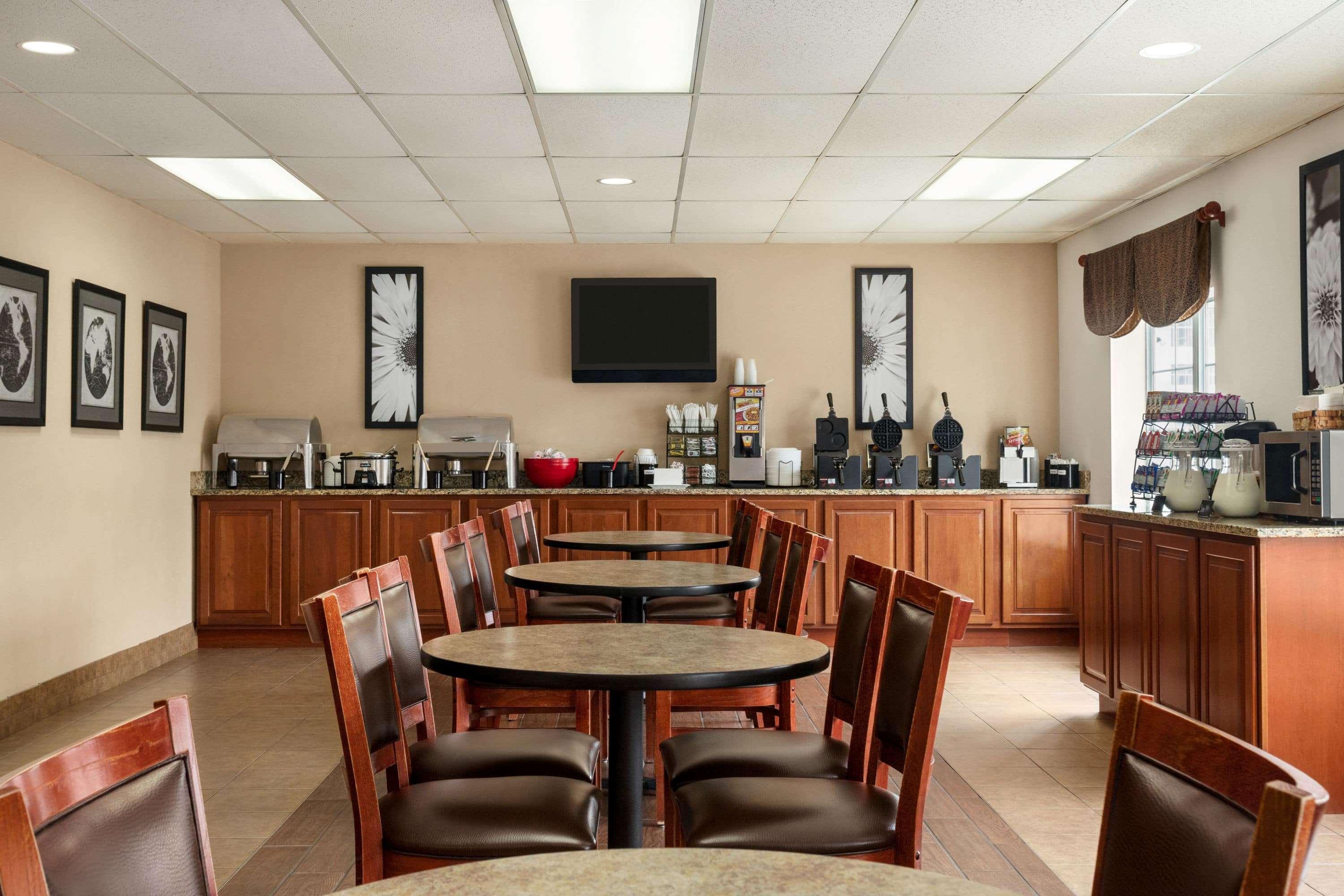 Ramada By Wyndham Pigeon Forge North Hotel Kültér fotó