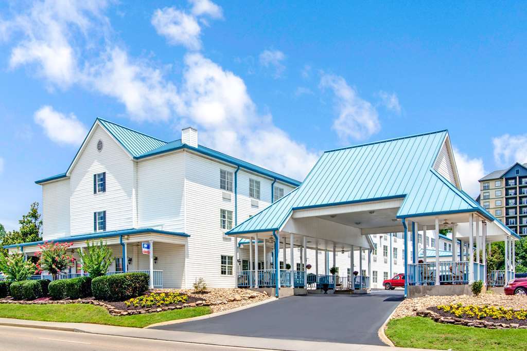 Ramada By Wyndham Pigeon Forge North Hotel Kültér fotó